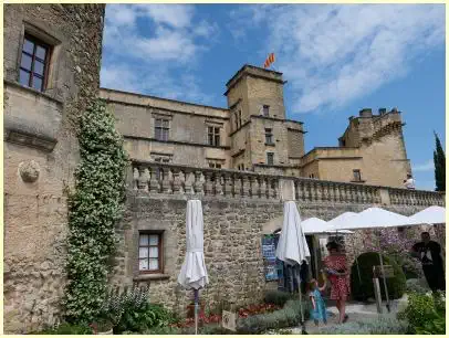 Provence - Luberon Dorf Lourmarin, Château