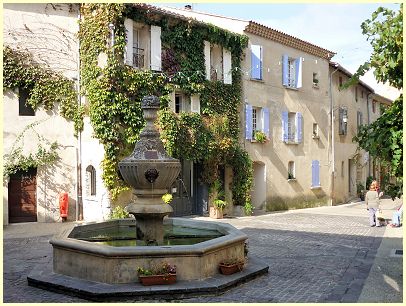 Provence Sehenswürdigkeiten und Tipps schönste Dörfer Venasque