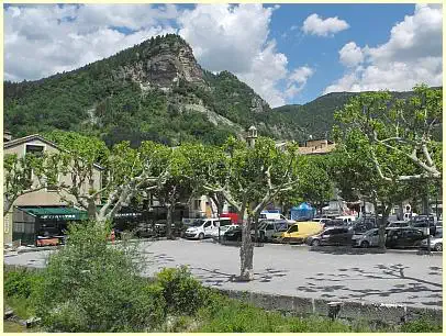 Place des Platanes - Annot