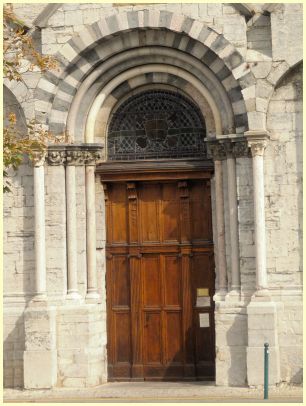 Sisteron - Portal Kathedrale Notre-Dame-des-Pommiers