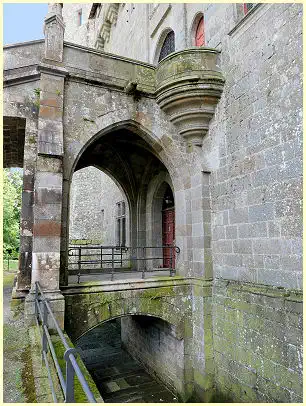 Bogen und Eingang Erdgeschoss Château de Combourg