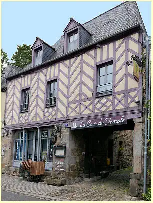 Combourg - Cour du Temple