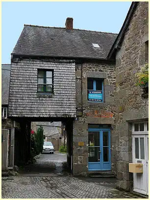 Combourg - Cour de la Maison du Pendu