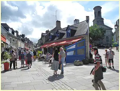 Rue Saint-Guénolé und Kirche Ville close