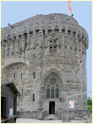 Eingang Museum, Fenster Kapelle Château de Dinan