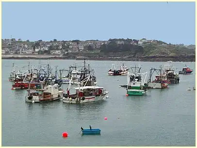 Fischerboote im Hafen Erquy - Bucht Saint-Brieuc