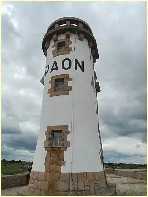 Rückseite Leuchtturm Phare du Paon - Insel Île de Bréhat