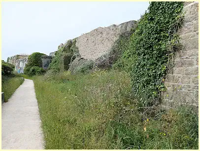 Pointe de la Varde Befestigungsmauer Fort de l'Arboulé