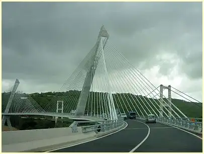 alte und neue Brücke Pont de Térénez 2011