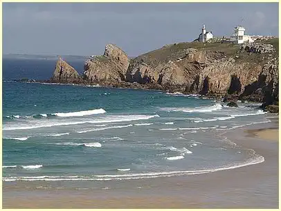 Sémaphore. Phare du Toulinguet, Plage de Pen Hat