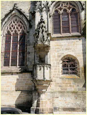 Vitré - Kirche Notre-Dame gotische Außenkanzel