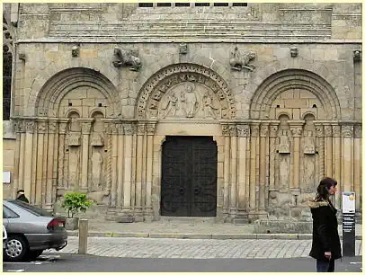 Arkaden mit Rundbögen Basilika Saint-Sauveur - Dinan