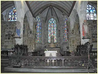 Lampaul-Guimiliau - Kirchenschiff - Retable du Maître-Autel