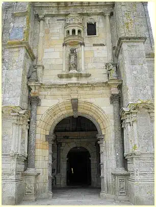 Pleyben - Südportal Kirche (Église) Saint-Germain