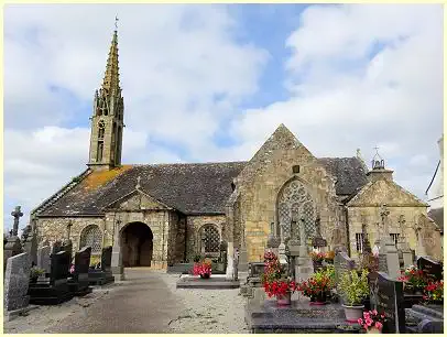 Kirche mit Portalvorbau Saint-Pierre et Saint-Paul