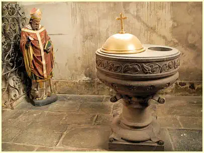 Taufbecken (Fonts baptismaux) Kirche Sacré-Coeur - Douarnenez