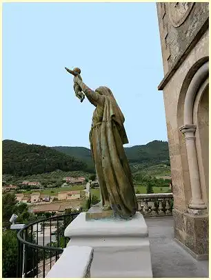 Seitenansicht Statue der Jungfrau Kapelle Notre-Dame de la Consolation