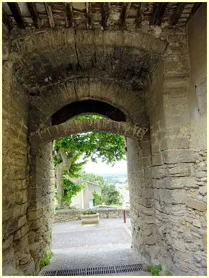 Innenansicht Porte de l'Horloge Châteauneuf-de-Gadagne