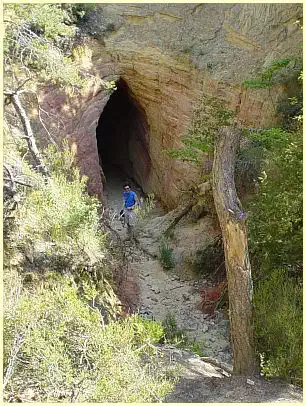 Colorado de Rustrel - Tunnel weiße Wüste 