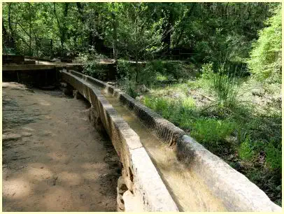 Colorado de Rustrel - Aquädukt Aqueduc de Couloubrier