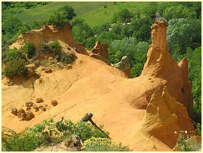 Colorado de Rustrel - Rundweg Belvédère - Erdpyramide und Cheminées des Fées