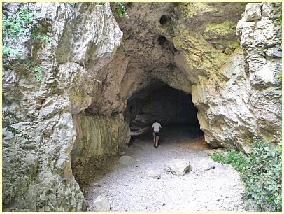 grottenähnlicher Durchgang - Schlucht Gorges du Régalon