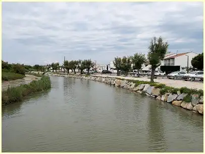 Hafenpromenade - Saintes-Maries-de-la-Mer