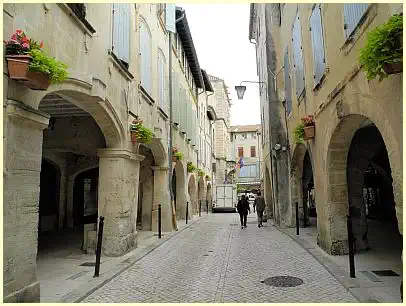 Tarascon - Bogenarkaden Rue des Halles