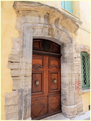 Caromb alte Tür mit Pilaster-Portal