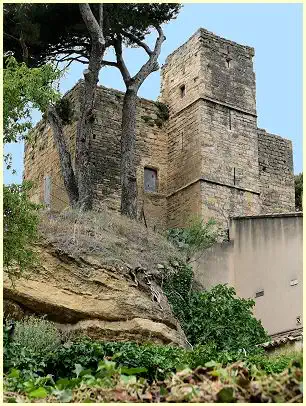 Cucuron - Donjon Saint-Michel