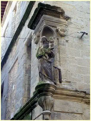 Cucuron -  Maison des Consuls Vierge à l'Enfant