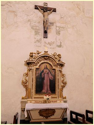 Grignan - Kruzifix und kleiner Altar Collégiale Saint-Sauveur
