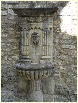 Brunnen (Fontaine) - Lacoste