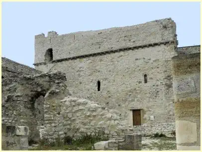 Château de Thouzon - Kirche Église Sainte-Marie de Thouzon