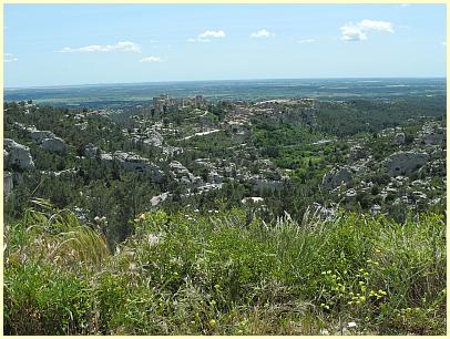 Wanderung Val d'Enfer Blick auf Les Baux-de-Provence