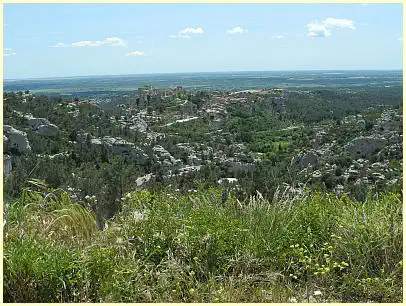 Wanderung Val d'Enfer Blick auf Les Baux-de-Provence