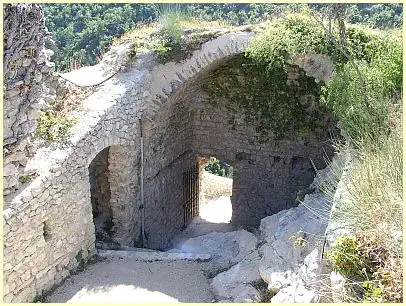 Burg Château fort de Reilhanette