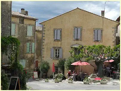 Place de la Fontaine - Saignon