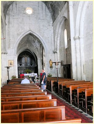 Sault - Kirchenschiff Notre-Dame-de-la-Tour